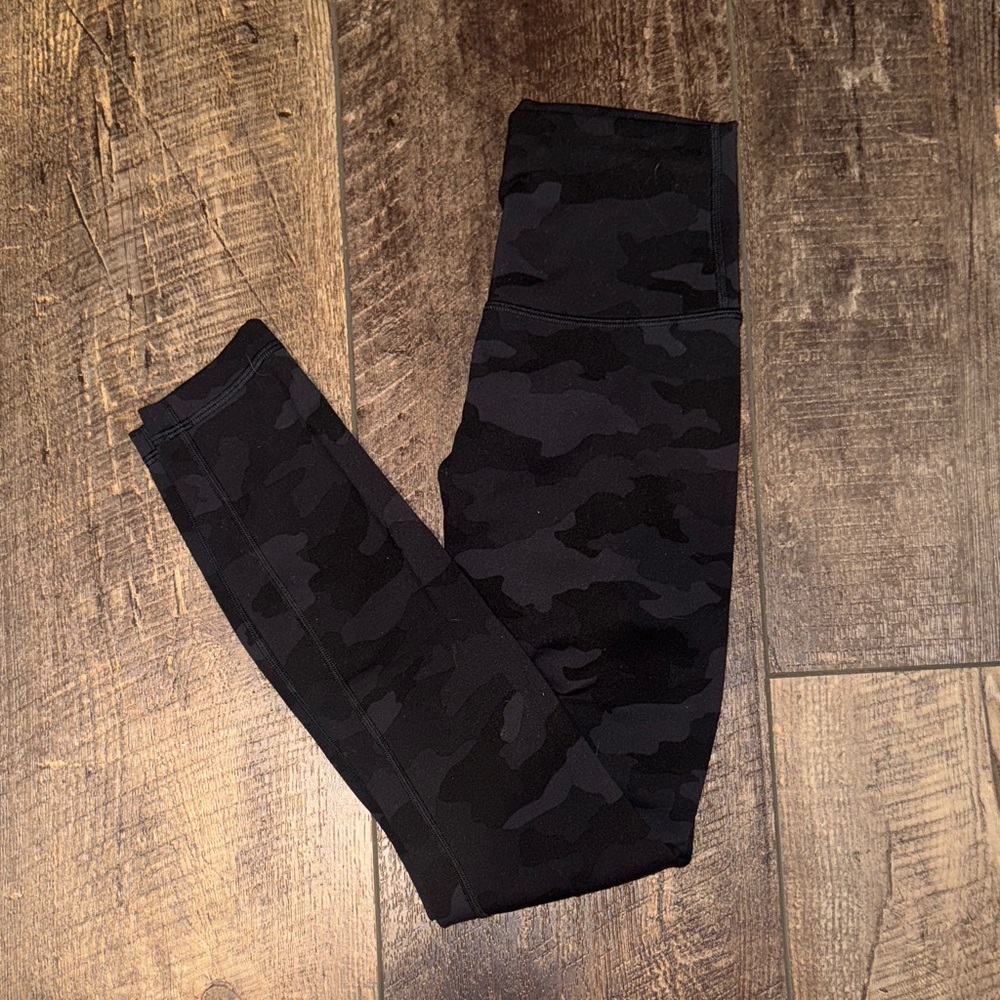 Lululemon Black Camo Leggings - Picture 3 of 3